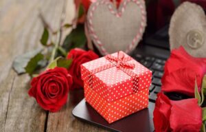 What gift to give your girlfriend for her birthday?